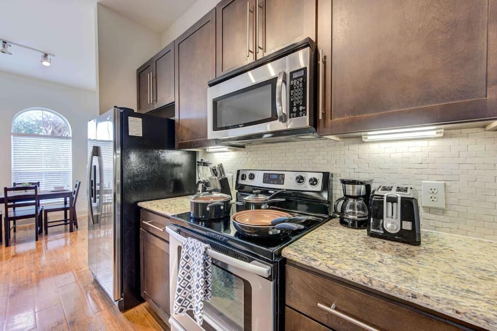 Cozy Apt Nrg Pool,Wi-Fi, Free Parking, Petsok! Houston Exterior foto